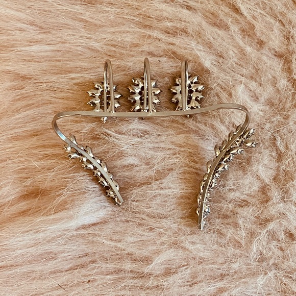 Fashion Nova “Hand Me All The Glam” Hand Cuff/Ring in Silver Rhinestone - Picture 5 of 6